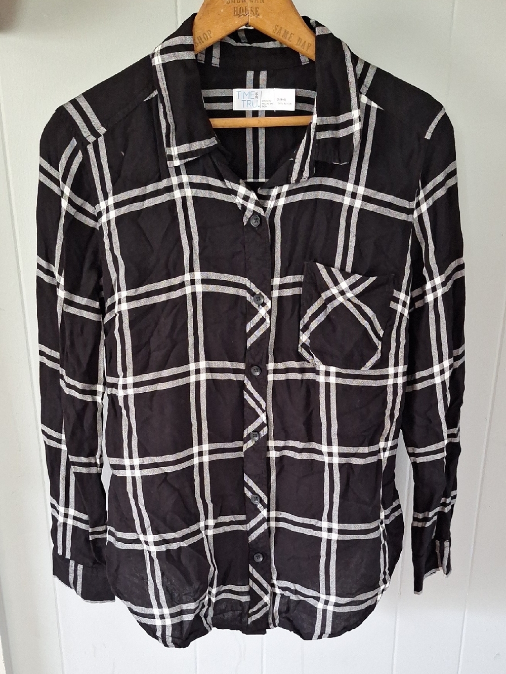 Time and Tru Black and White Plaid Button-Up Shirt